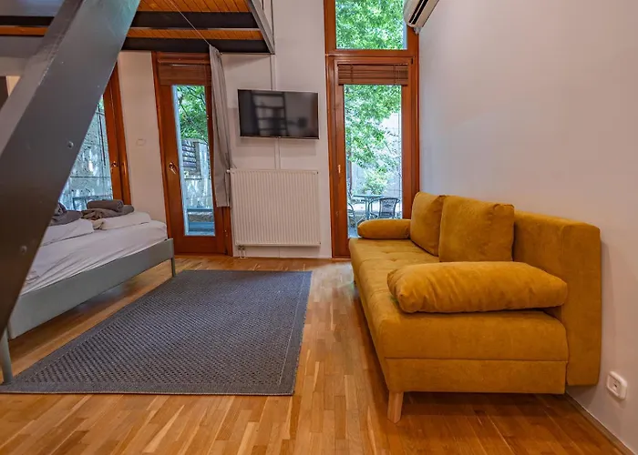 Daire Mooki Loft&garden In Sohobudapest