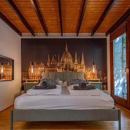 Апартаменты Mooki Loft&garden In Sohobudapest *