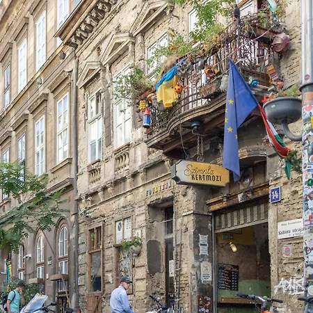 Mooki Loft&garden In Sohobudapest Апартаменты Будапешт