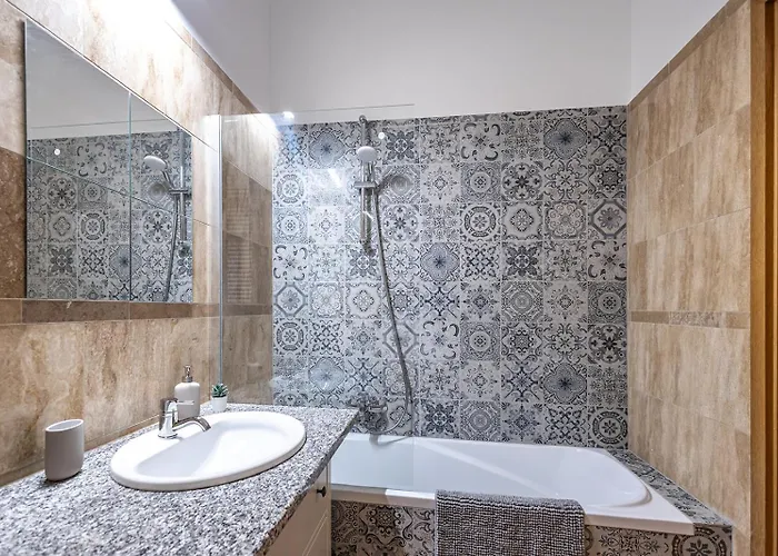 Mooki Loft&garden In Sohobudapest شقة بودابست